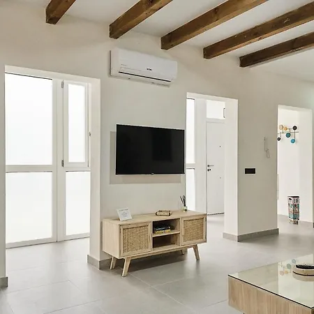 Apartment Surfside Candela Little *